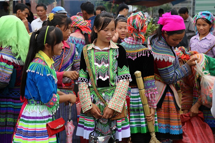 sejour vietnam authentique marche ethnique
